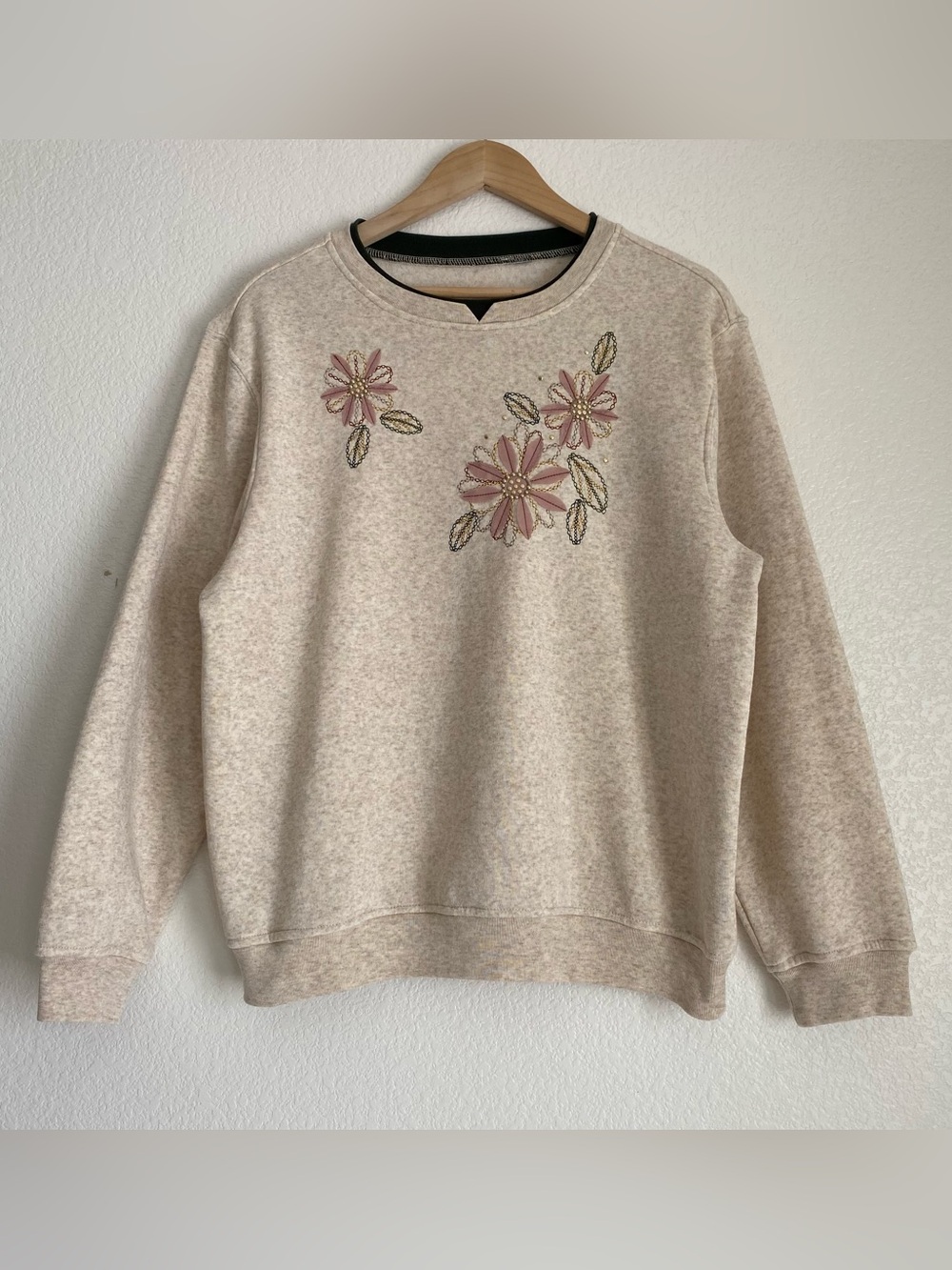 Vintage super soft floral embroidered double color crewneck sweatshirt, cream, L
